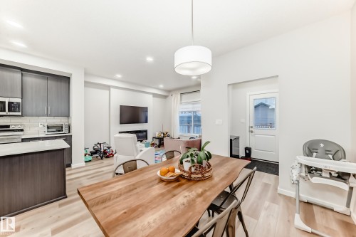 332 29 Street, Edmonton, AB - Indoor Photo Showing Other Room