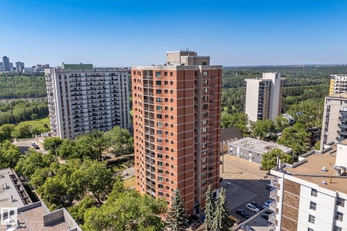 9916 113 Street, Edmonton, AB - Outdoor