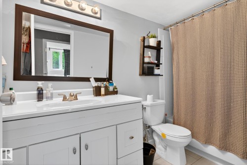 202 9916 113 Street, Edmonton, AB - Indoor Photo Showing Bathroom