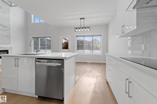 11 Westwyck, Spruce Grove, AB - Indoor Photo Showing Kitchen