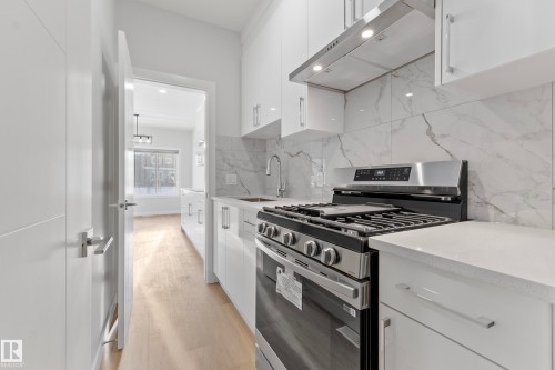 11 Westwyck, Spruce Grove, AB - Indoor Photo Showing Kitchen With Upgraded Kitchen