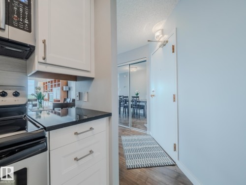 600 10149 Saskatchewan Drive, Edmonton, AB - Indoor Photo Showing Kitchen