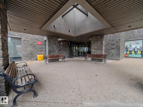 600 10149 Saskatchewan Drive, Edmonton, AB - Outdoor