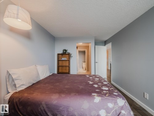 600 10149 Saskatchewan Drive, Edmonton, AB - Indoor Photo Showing Bedroom