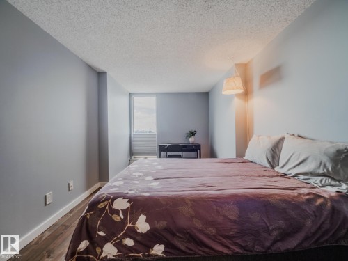 600 10149 Saskatchewan Drive, Edmonton, AB - Indoor Photo Showing Bedroom
