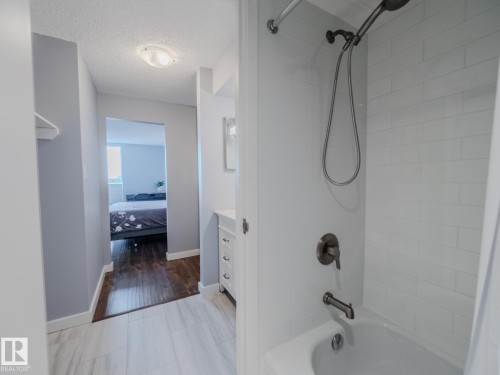 600 10149 Saskatchewan Drive, Edmonton, AB - Indoor Photo Showing Bathroom