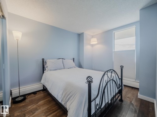 600 10149 Saskatchewan Drive, Edmonton, AB - Indoor Photo Showing Bedroom