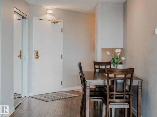 600 10149 Saskatchewan Drive, Edmonton, AB - Indoor Photo Showing Dining Room