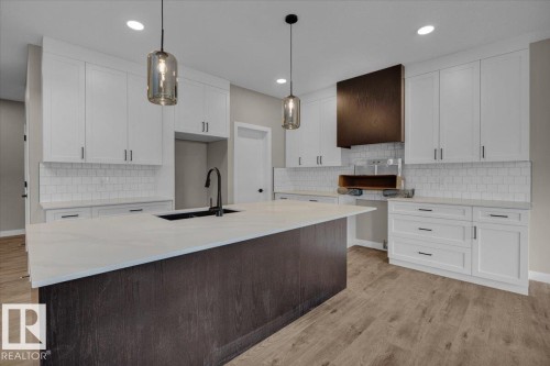170 Caledon Crescent, Spruce Grove, AB - Indoor Photo Showing Kitchen
