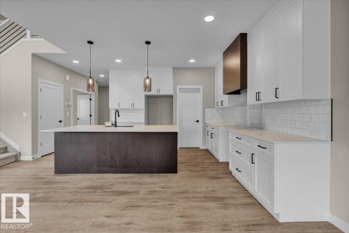 170 Caledon Crescent, Spruce Grove, AB - Indoor Photo Showing Kitchen With Upgraded Kitchen