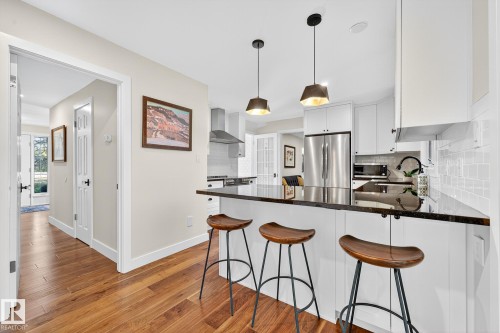 116 Grandisle Way, Edmonton, AB - Indoor Photo Showing Kitchen With Upgraded Kitchen