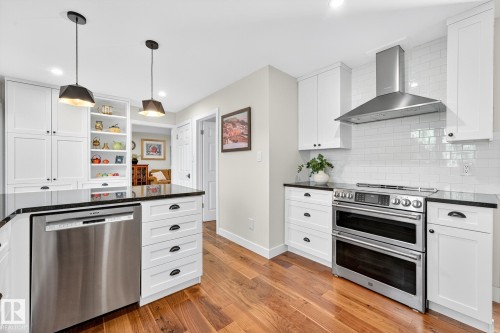 116 Grandisle Way, Edmonton, AB - Indoor Photo Showing Kitchen With Upgraded Kitchen