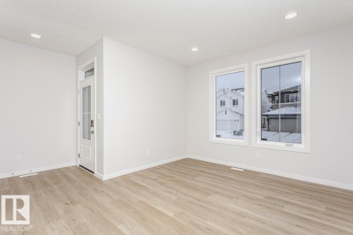 318 26 Street, Edmonton, AB - Indoor Photo Showing Other Room