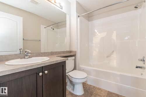 326 1520 Hammond Gate Gate, Edmonton, AB - Indoor Photo Showing Bathroom
