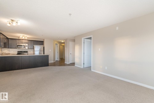 326 1520 Hammond Gate Gate, Edmonton, AB - Indoor Photo Showing Kitchen