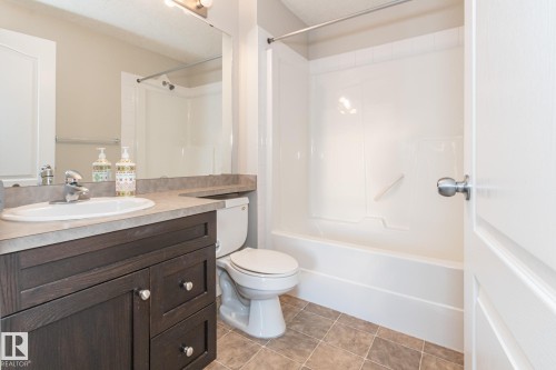 326 1520 Hammond Gate Gate, Edmonton, AB - Indoor Photo Showing Bathroom
