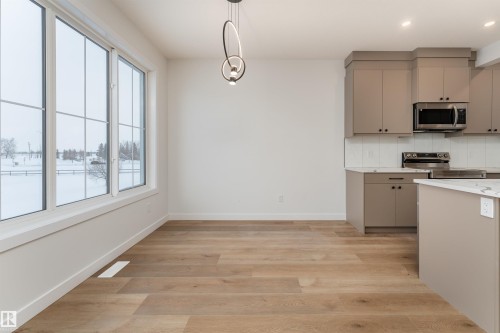 186 Elliot Wynd, Fort Saskatchewan, AB - Indoor Photo Showing Kitchen