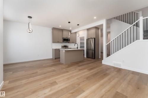 186 Elliot Wynd, Fort Saskatchewan, AB - Indoor Photo Showing Kitchen