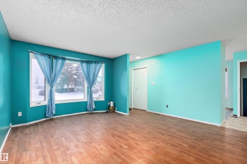 128 Warwick Crescent, Edmonton, AB - Indoor Photo Showing Other Room