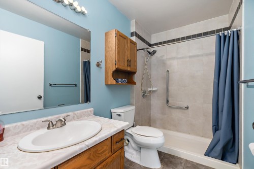 128 Warwick Crescent, Edmonton, AB - Indoor Photo Showing Bathroom