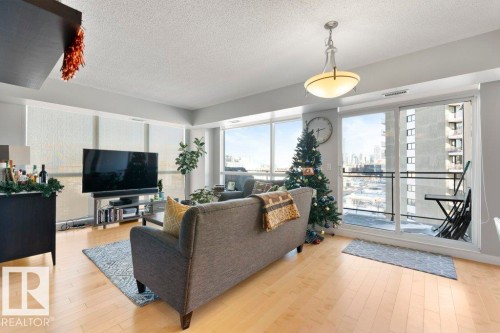 1104 10046 117 Street, Edmonton, AB - Indoor Photo Showing Living Room