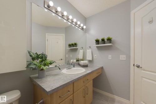 4403 151 Avenue, Edmonton, AB - Indoor Photo Showing Bathroom