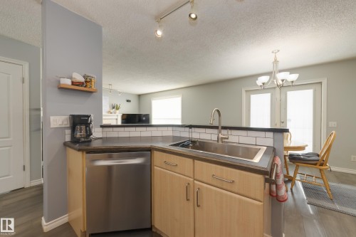 4403 151 Avenue, Edmonton, AB - Indoor Photo Showing Kitchen