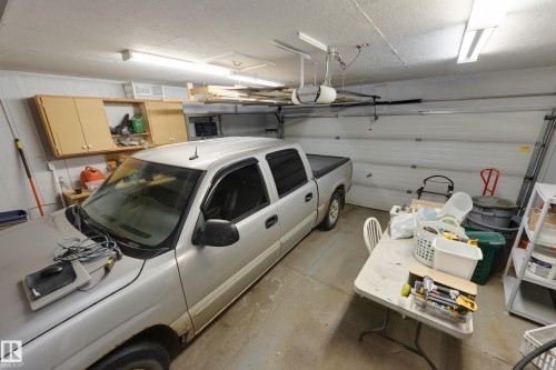 4403 151 Avenue, Edmonton, AB - Indoor Photo Showing Garage