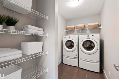 3925 Cherry Cove Cove, Edmonton, AB - Indoor Photo Showing Laundry Room
