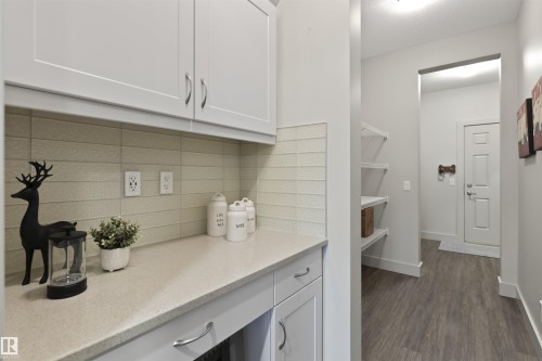 3925 Cherry Cove Cove, Edmonton, AB - Indoor