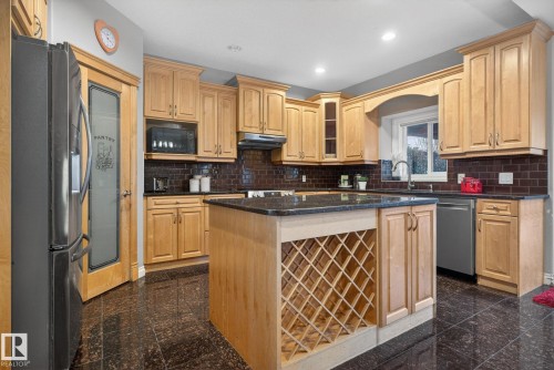 13608 160 Avenue, Edmonton, AB - Indoor Photo Showing Kitchen