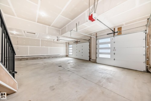 5928 32 Street, Rural Leduc County, AB - Indoor Photo Showing Garage