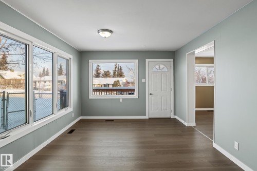 315 10 Street, Cold Lake, AB - Indoor Photo Showing Other Room