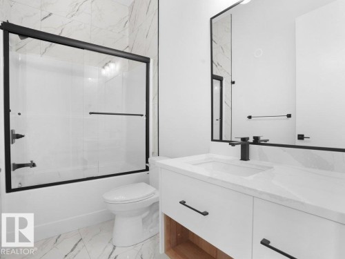 6131 Crawford Drive, Edmonton, AB - Indoor Photo Showing Bathroom