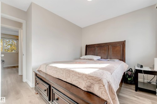 15304 121 Street, Edmonton, AB - Indoor Photo Showing Bedroom