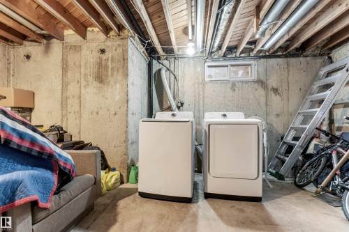 15304 121 Street, Edmonton, AB - Indoor Photo Showing Laundry Room