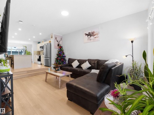 123 Stiles Link, Leduc, AB - Indoor Photo Showing Living Room