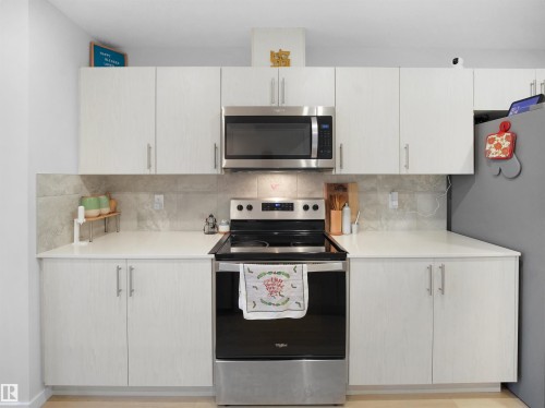 123 Stiles Link, Leduc, AB - Indoor Photo Showing Kitchen