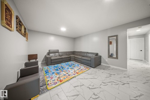 3445 Checknita Terrace, Edmonton, AB - Indoor Photo Showing Other Room