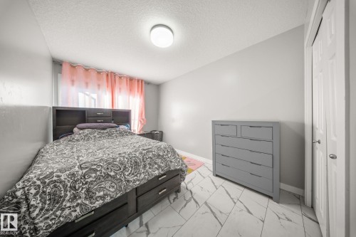 3445 Checknita Terrace, Edmonton, AB - Indoor Photo Showing Bedroom