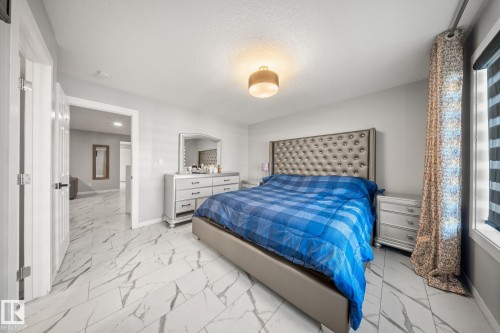 3445 Checknita Terrace, Edmonton, AB - Indoor Photo Showing Bedroom