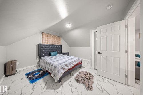 3445 Checknita Terrace, Edmonton, AB - Indoor Photo Showing Bedroom