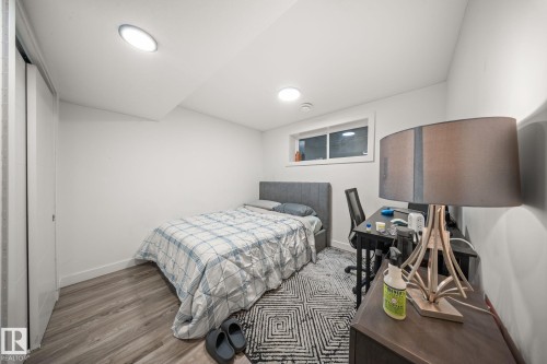 3445 Checknita Terrace, Edmonton, AB - Indoor Photo Showing Bedroom