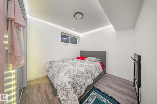 3445 Checknita Terrace, Edmonton, AB - Indoor Photo Showing Bedroom