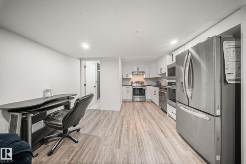 3445 Checknita Terrace, Edmonton, AB - Indoor