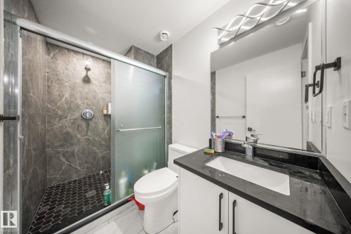 3445 Checknita Terrace, Edmonton, AB - Indoor Photo Showing Bathroom
