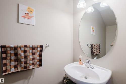 81 1804 70 Street, Edmonton, AB - Indoor Photo Showing Bathroom