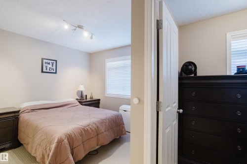 81 1804 70 Street, Edmonton, AB - Indoor Photo Showing Bedroom