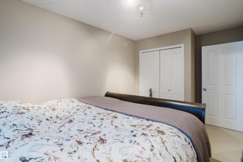 81 1804 70 Street, Edmonton, AB - Indoor Photo Showing Bedroom
