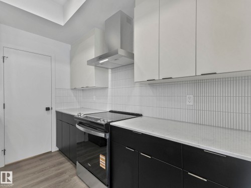 2203 158 Street, Edmonton, AB - Indoor Photo Showing Kitchen With Upgraded Kitchen